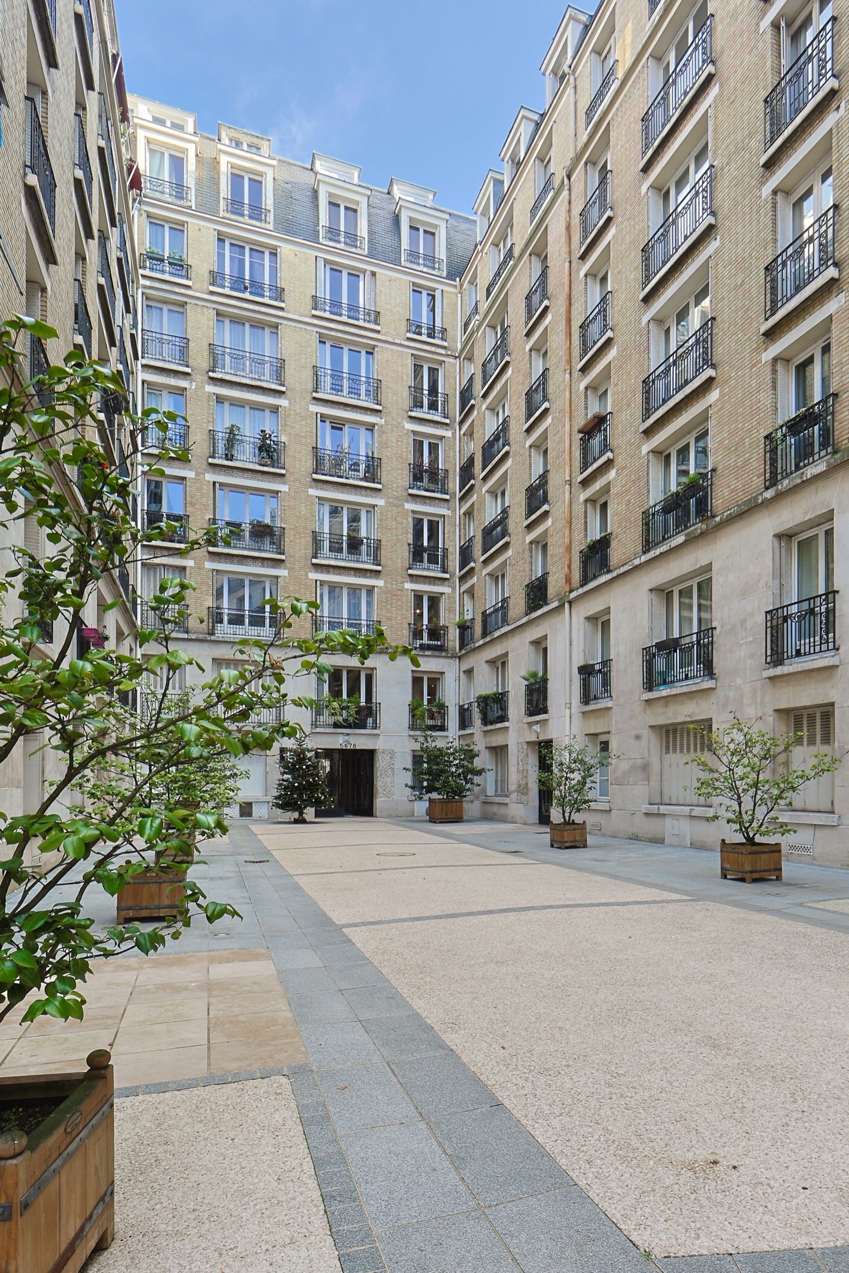 apartment 3 rooms for sale on PARIS (75016)